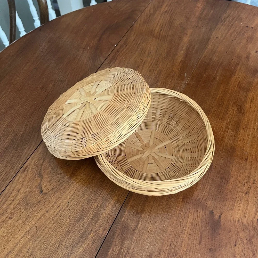 Vintage Round Wicker Basket with Lid Starburst Woven Trinket Storage Box